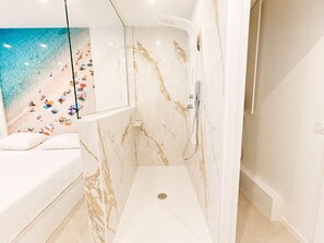 Shower, towels