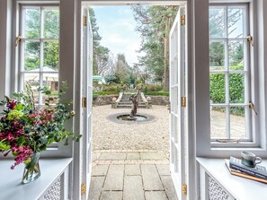 Interior - 7 bedroom accommodation in Llanarth (Llanarth)