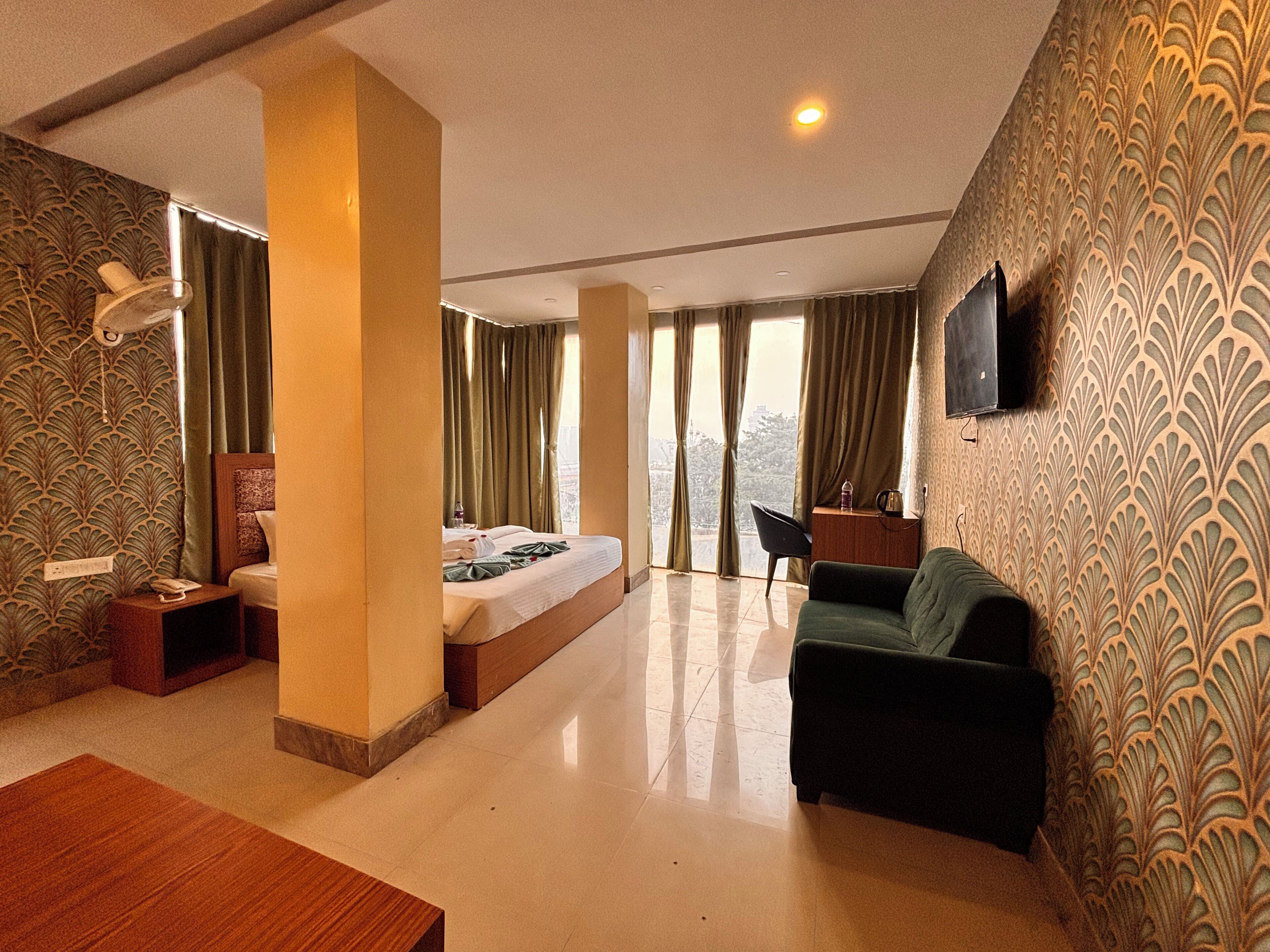 Deluxe Double Room, City View | Desk, laptop workspace, free WiFi