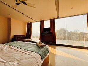 Deluxe Double Room, City View | Desk, laptop workspace, free WiFi - Aqoss Hotel (Patna)