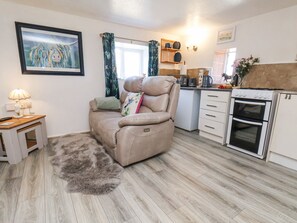 Cottage | Living area