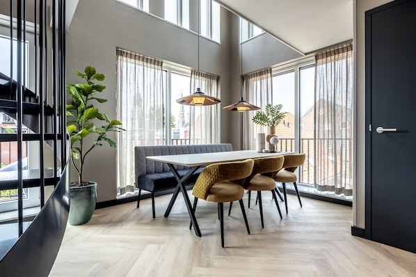 Apartment | Dining