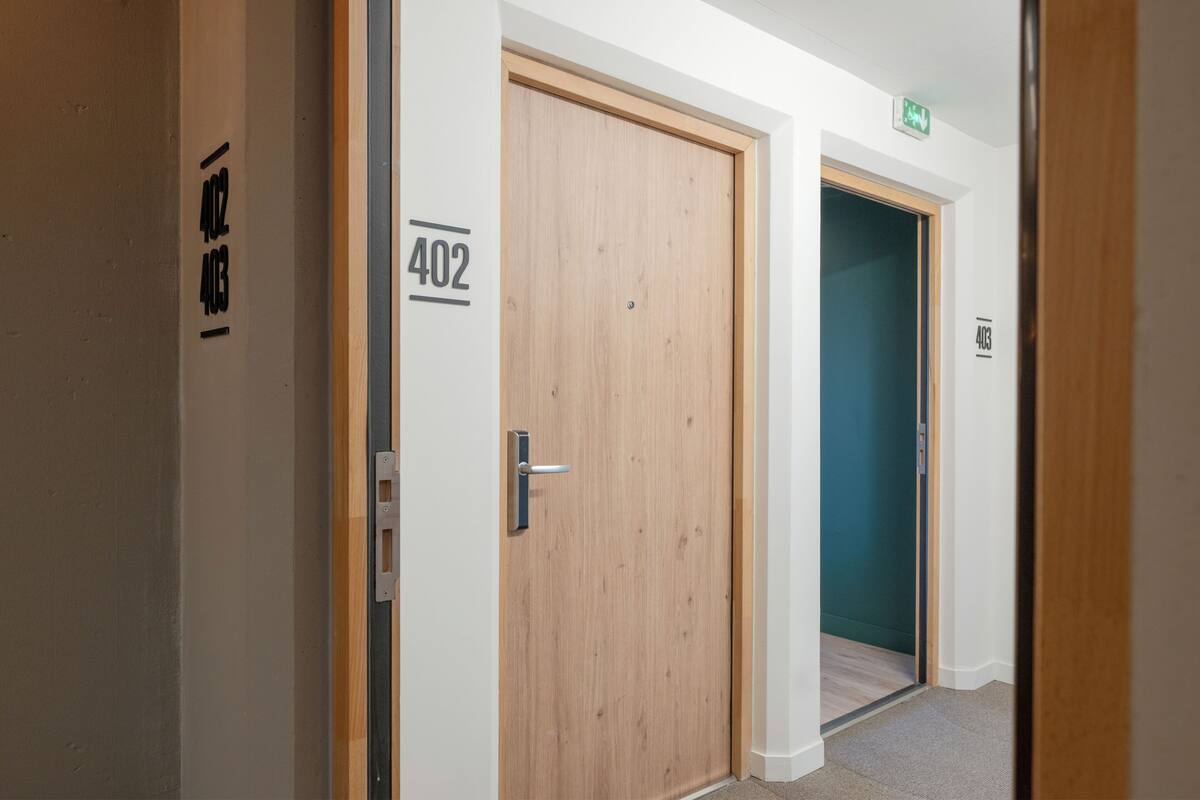 SUITE TWO CONNECTED ROOMS (DOUBLE AND TWIN) | Soundproofing, WiFi (free), bed sheets