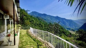 Deluxe-Vierbettzimmer, Balkon | Balkon