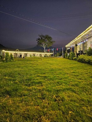 經典四人房, 山景 | 園景