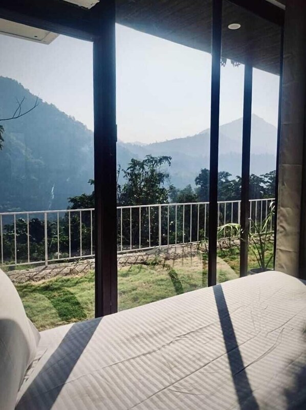 Laptopgeeigneter Arbeitsplatz, kostenloses WLAN