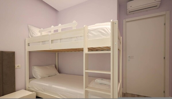 1 bedroom, desk, free WiFi