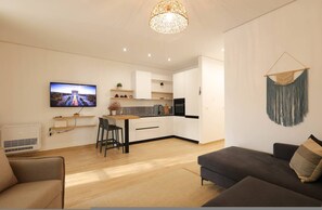 TV, offices - SanPietro Vacation Apartment 010 (Plazhi San Pietro)