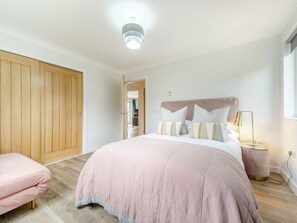 3 quartos, Wi-Fi de cortesia, roupa de cama