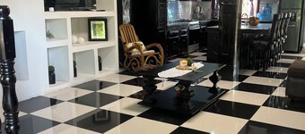 4-bedroom house in brilliant La Hachadura with WiFi, AC