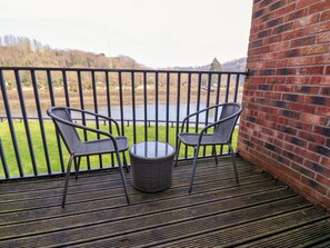 Property grounds - No.18 Riverside Walk (Whitby)