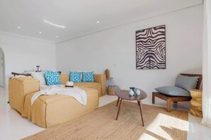 Smart TV, offices - Panoramic apartment in Casares by Costarentals (Casares)