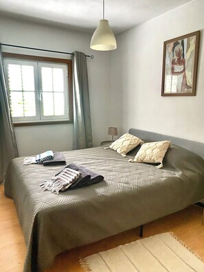 3 bedrooms, iron/ironing board, travel crib, WiFi