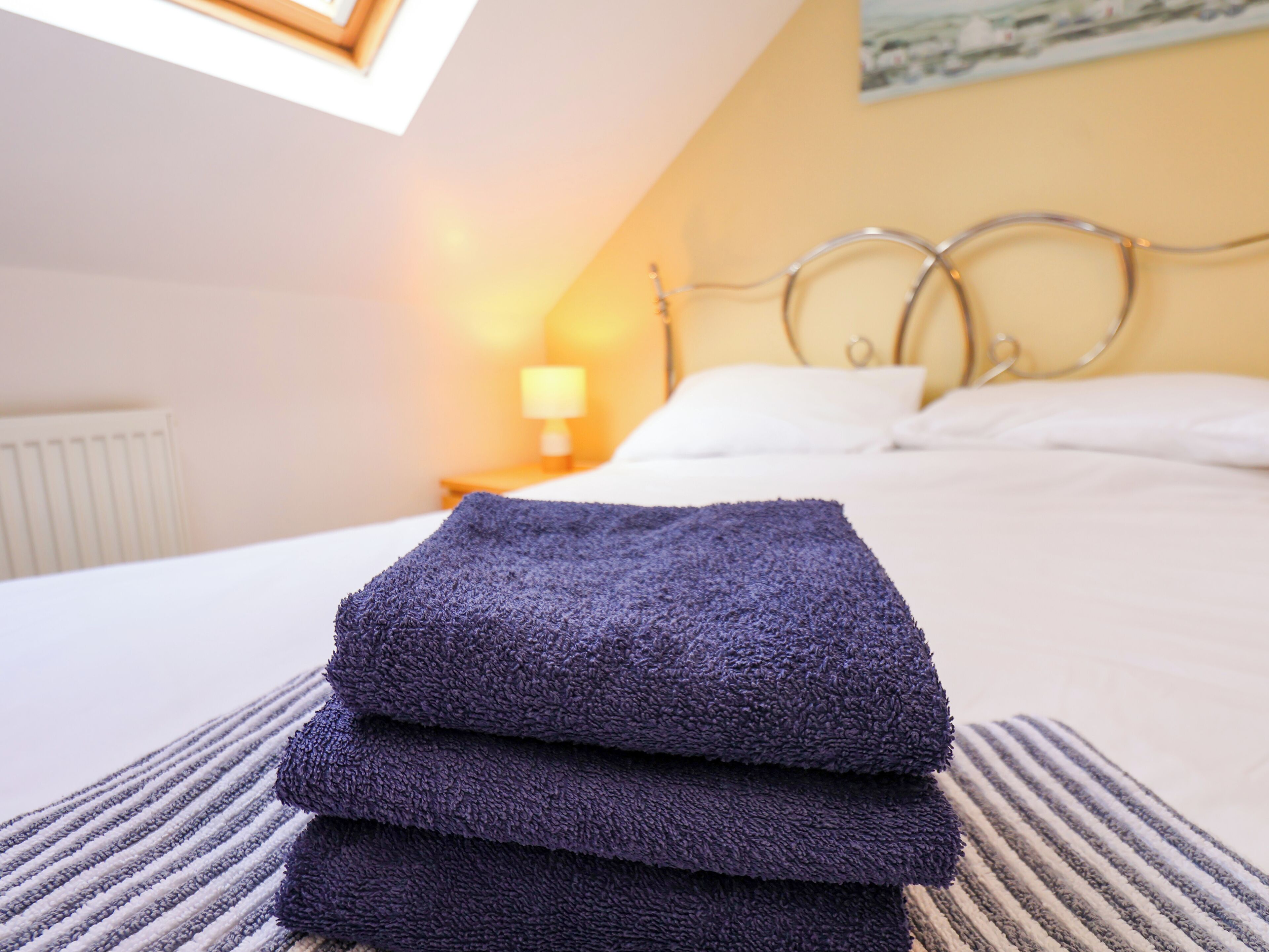 3 عدّة غرف نوم وبديكورات فريدة لكل غرفة وطراز فريد لكل وحدة