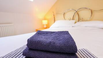 3 عدّة غرف نوم وبديكورات فريدة لكل غرفة وطراز فريد لكل وحدة