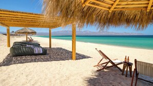 On the beach - Beachfront Vista Villa (La Ventana)