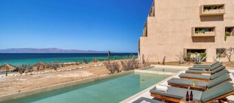 Beachfront Vista Villa