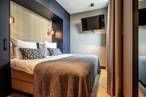 2 bedrooms, iron/ironing board