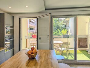 تناول الطعام