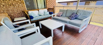 Beach Front Spectacular! @ 66 The Esplanade WOODGATE