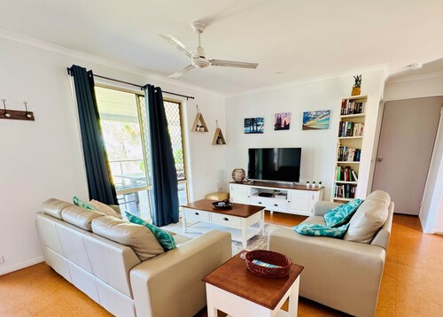 Beach Front Spectacular! @ 66 The Esplanade WOODGATE