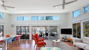 Interior - Get-away & Relax on the Esplanade @ 'TOHAJA' (Woodgate)