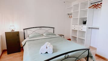 1 Schlafzimmer, BĂŒgeleisen/BĂŒgelbrett, kostenloses WLAN, BettwĂ€sche