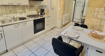 Charming apartment with private entrance in the heart of Sarlat's historic center