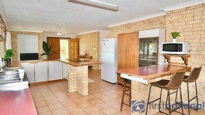 Private kitchen - Family Beach House 1 street from the beach. (WOODGATE)