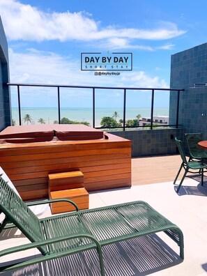 Luxury Apartment | Terrace/patio