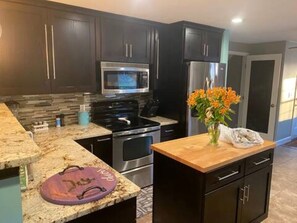 Private kitchen - CF Ranch & Cattle Co. Guest House (Burbank)