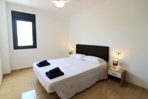 4 bedrooms, WiFi, bed sheets