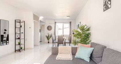 2 Minutes From Local Shops & Sea Wall! | Gorgeous Vacation Home in Terneuzen!