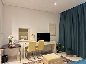 Studio, City View | Iron/ironing board, free WiFi