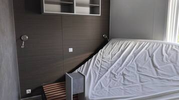 2 bedrooms, iron/ironing board