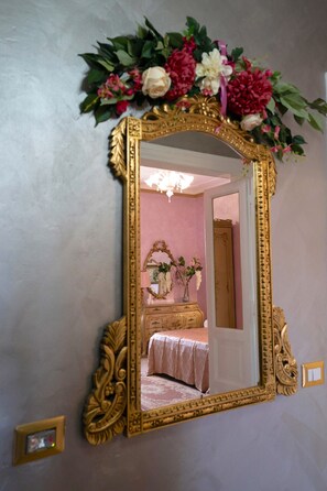 2 bedrooms, iron/ironing board, travel cot, free WiFi