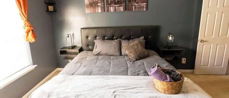 3 bedrooms, iron/ironing board, WiFi, bed sheets