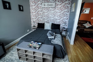 3 chambres, fer et planche à repasser, Wi-Fi, draps fournis