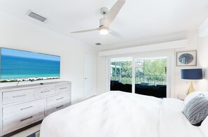 2 bedrooms, desk, iron/ironing board, free WiFi - Beachside 2BR/2BA - Pool, Balcony, Parking - Steps to the beach (Boca Raton)