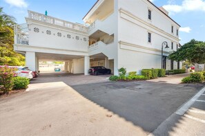 Exterior - Modern & Chic 5th Ave Historic Naples (Naples)