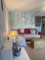 Apartamento | Área de estar | TV