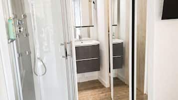 Shower, towels