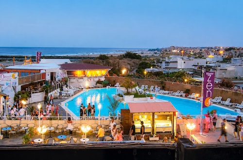 Naturiste Cap d'Agde Héliopolis L 24