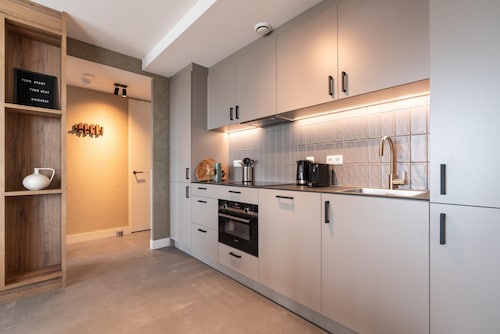 Spacious Apartment in Den Haag With View