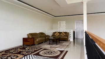 Villa, 3 Bedrooms, Non Smoking | Living area | Flat-screen TV