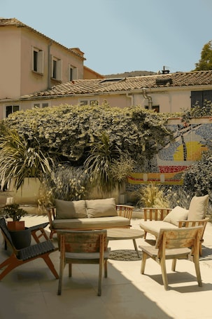 Terrace/patio. À 50m de la plage ! Chambre moderne + piscine