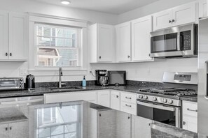 Cookware/dishes/utensils - Charming ocean block townhouse (Brick Township)