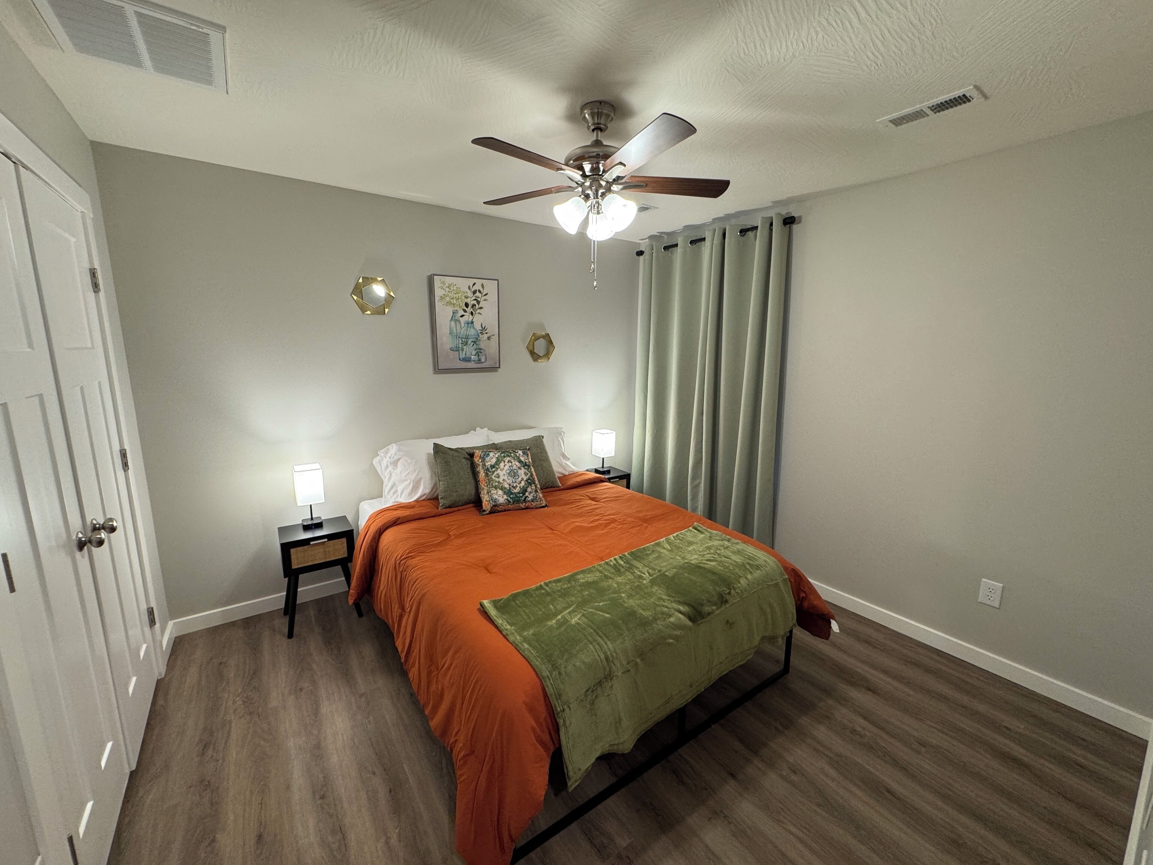 3 bedrooms, iron/ironing board, WiFi, bed sheets