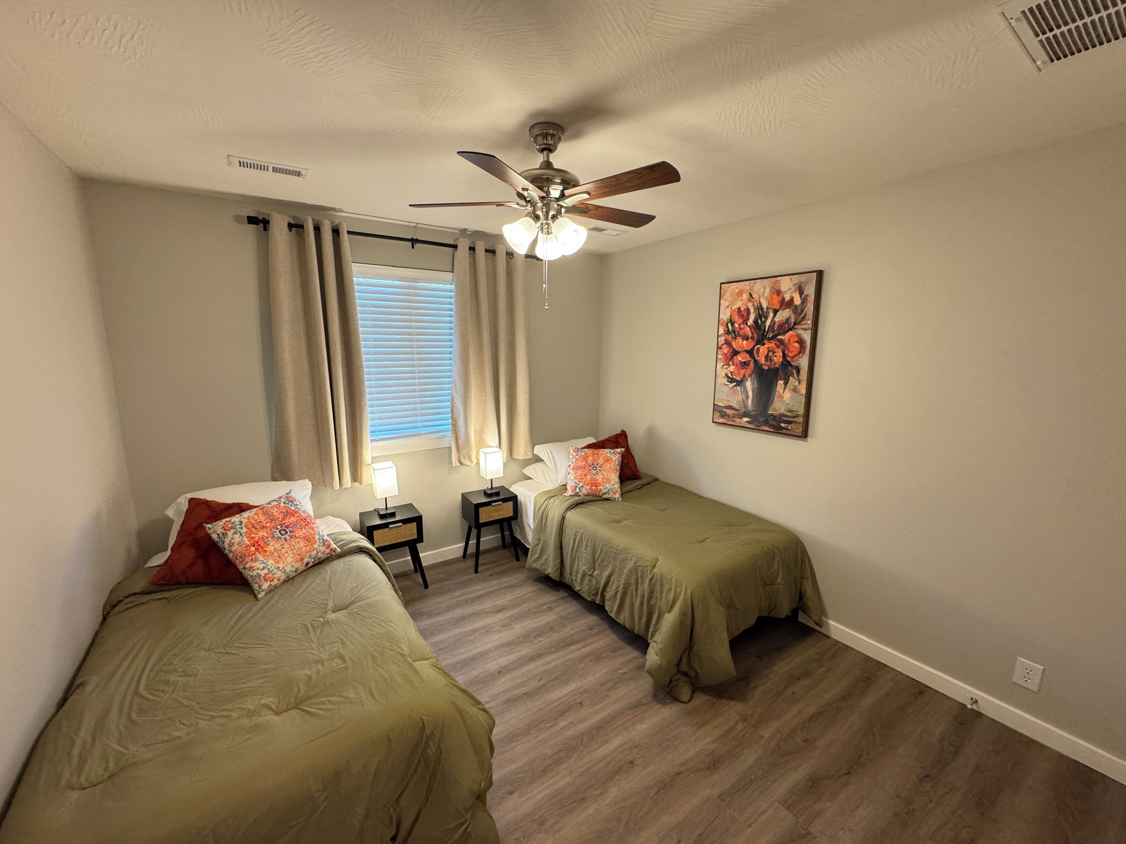 3 bedrooms, iron/ironing board, WiFi, bed sheets