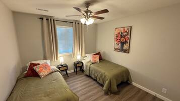 3 bedrooms, iron/ironing board, WiFi, bed sheets